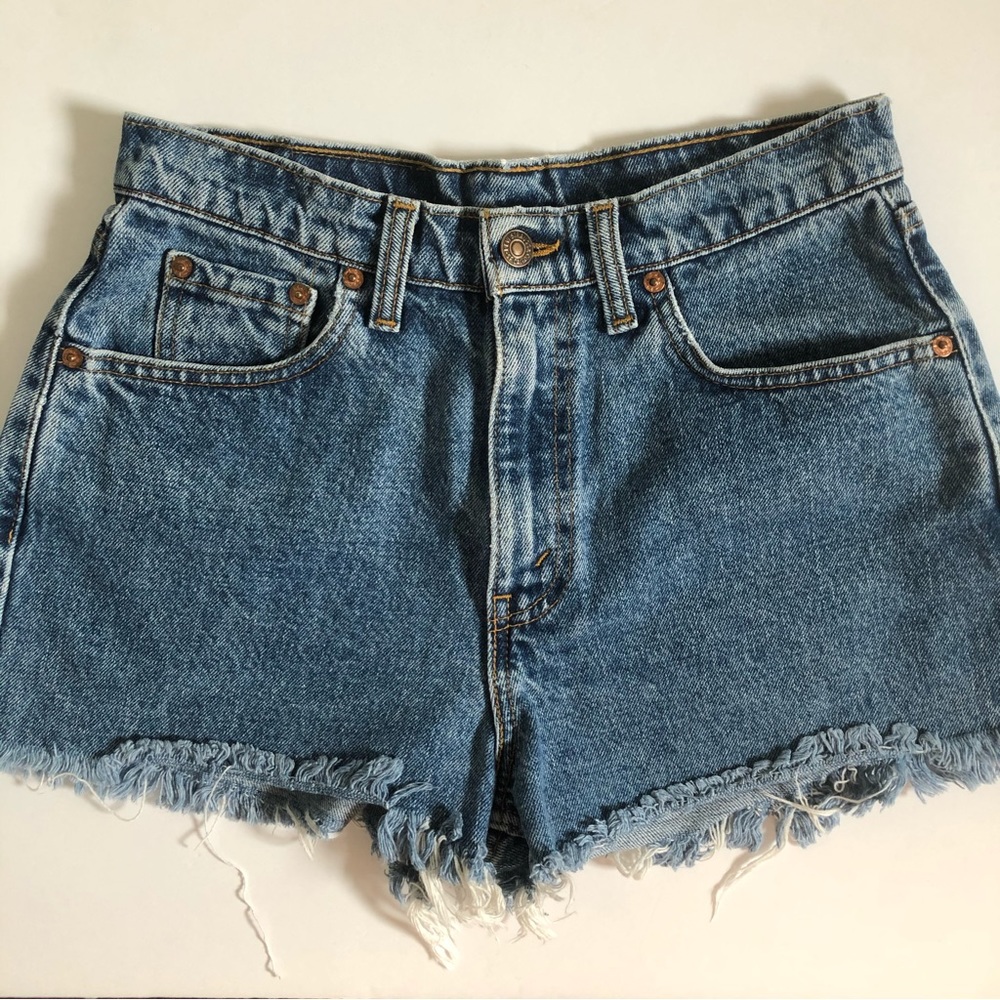 Vintage Levi’s denim shorts